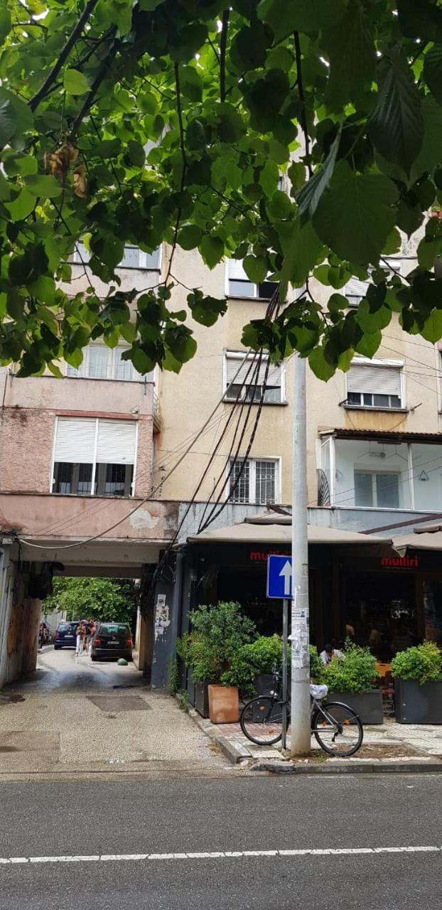 Alle'S M Shyri Studio Apartment Tiran Dış mekan fotoğraf