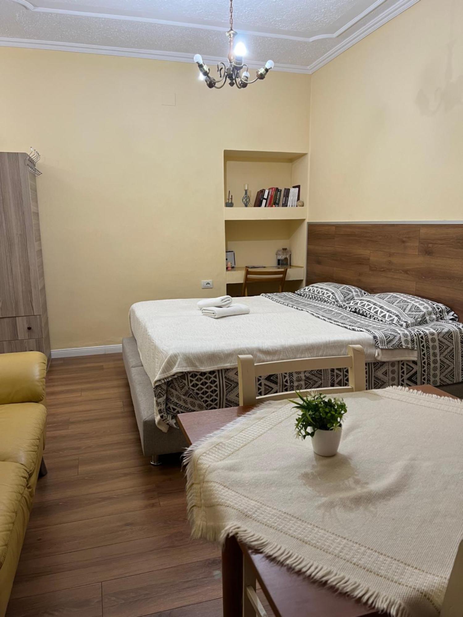 Alle'S M Shyri Studio Apartment Tiran Dış mekan fotoğraf