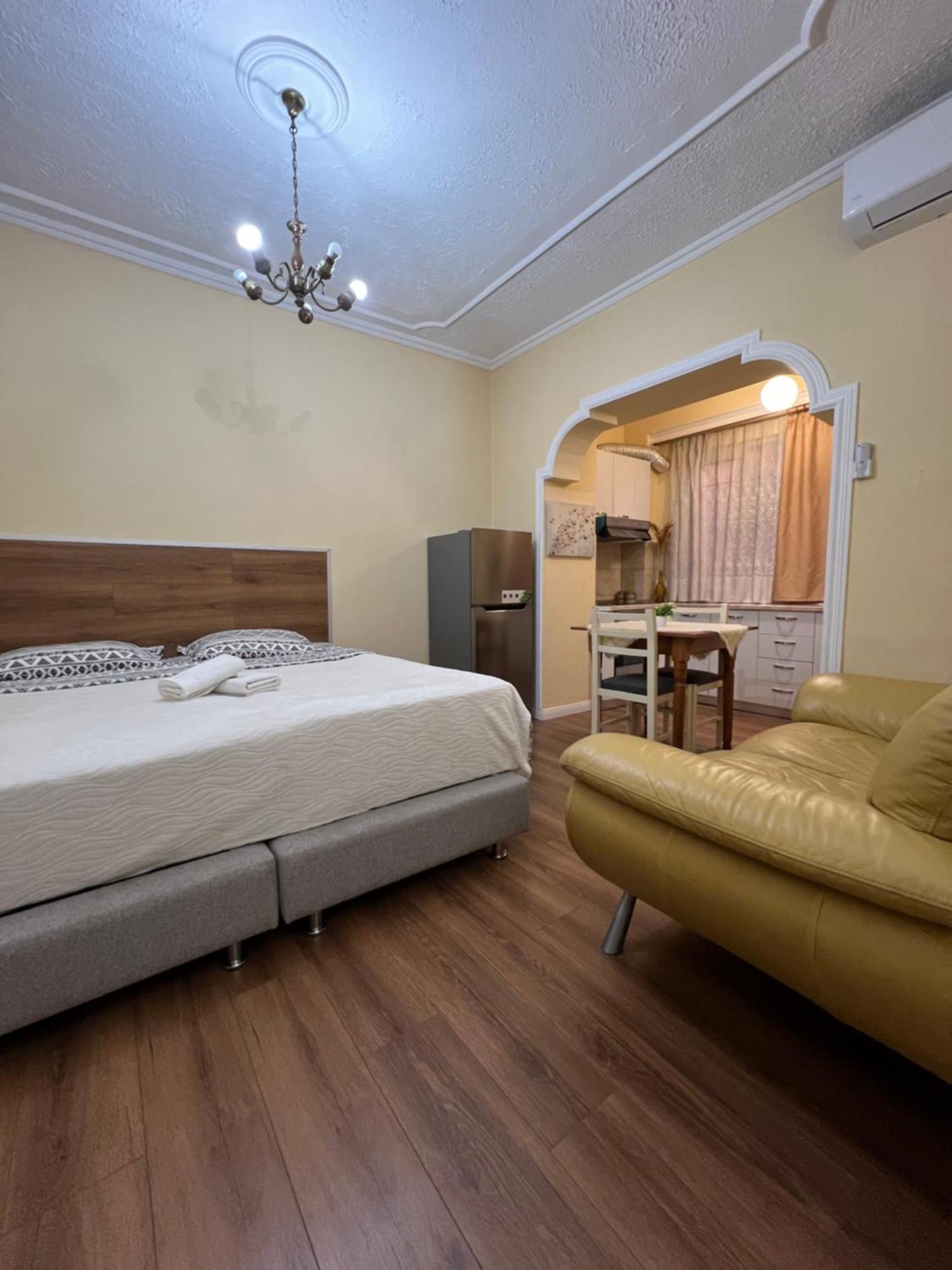 Alle'S M Shyri Studio Apartment Tiran Dış mekan fotoğraf